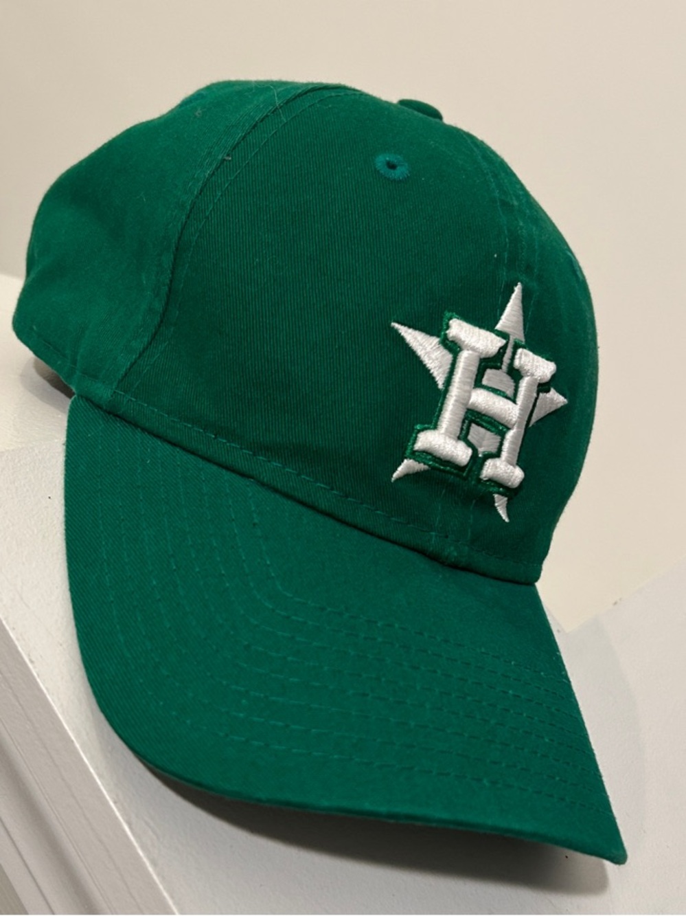 Houston Astro’s Kelly Green Adjustable  Baseball Cap with White 'H' Star Logo